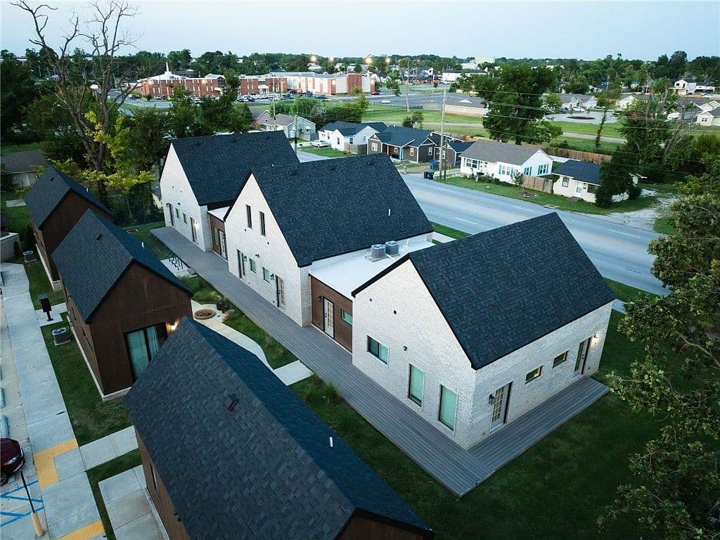 510 N 8th St - Image 2