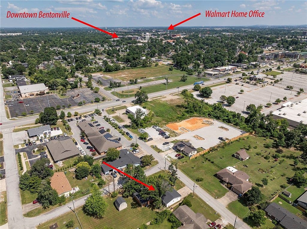 701 Nw Ford Ln - Image 2