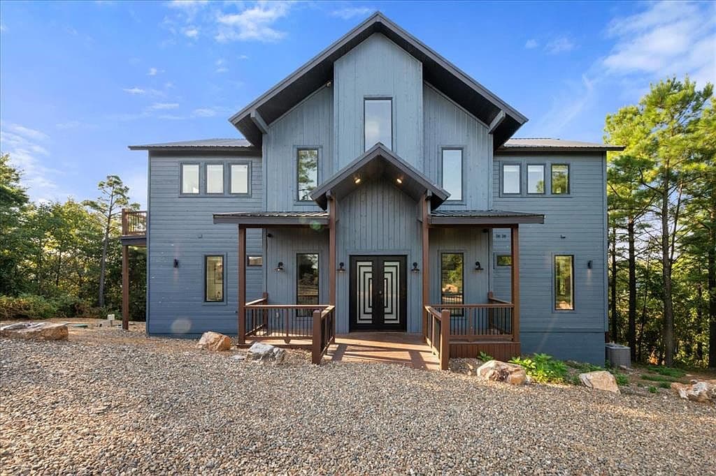 300 Evergreen Vista Loop