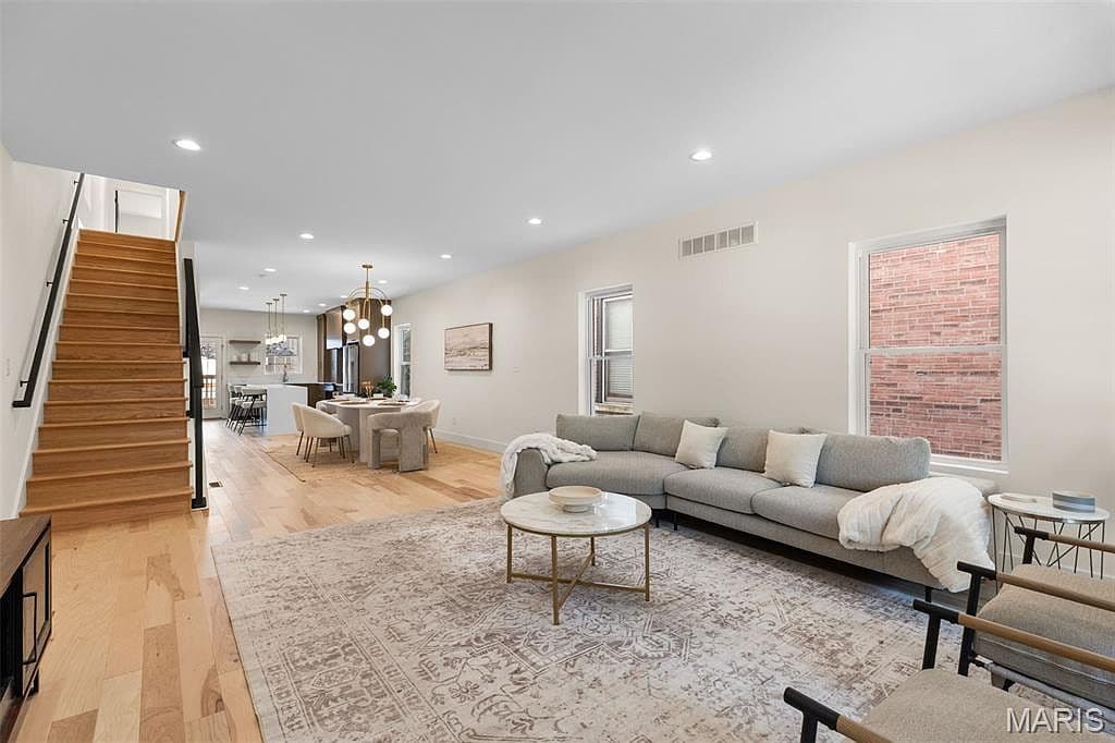 4200 Chouteau Ave — photo 5