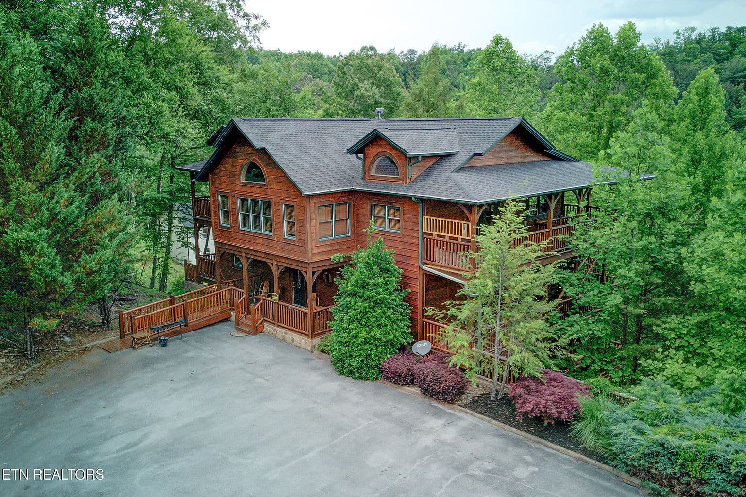 213 Dogwood Point Way - Image 2