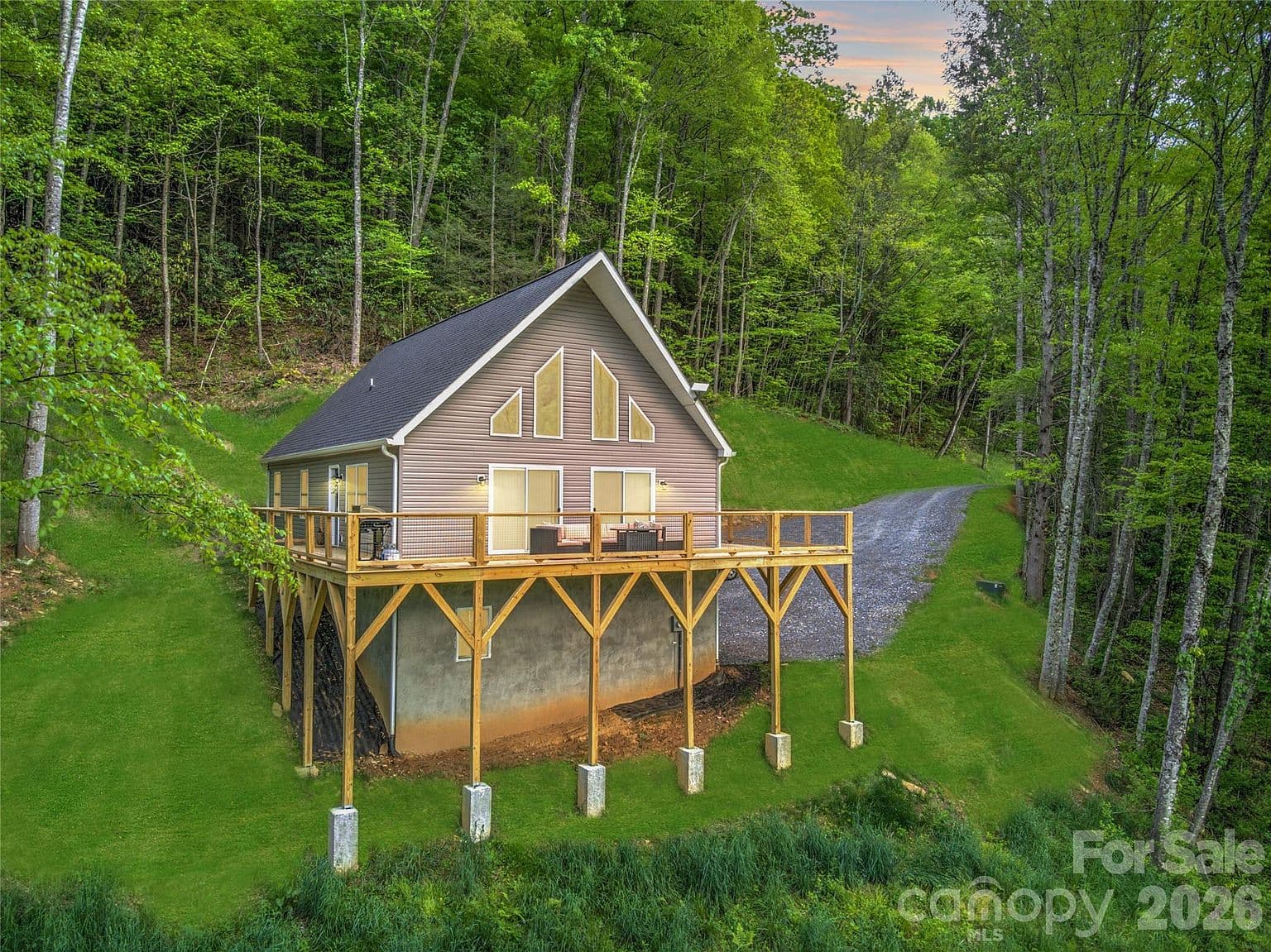 145 Banjo Ln