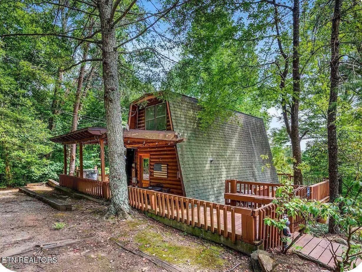 1020 Ski View Ln - Image 3