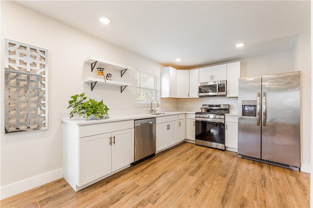 1102 Nw 7th St - Image 3