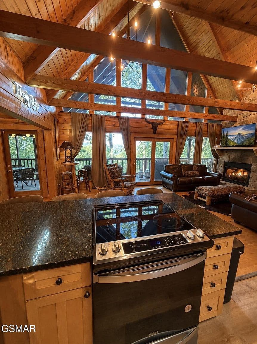 3085 Perry Circle Ln - Image 2