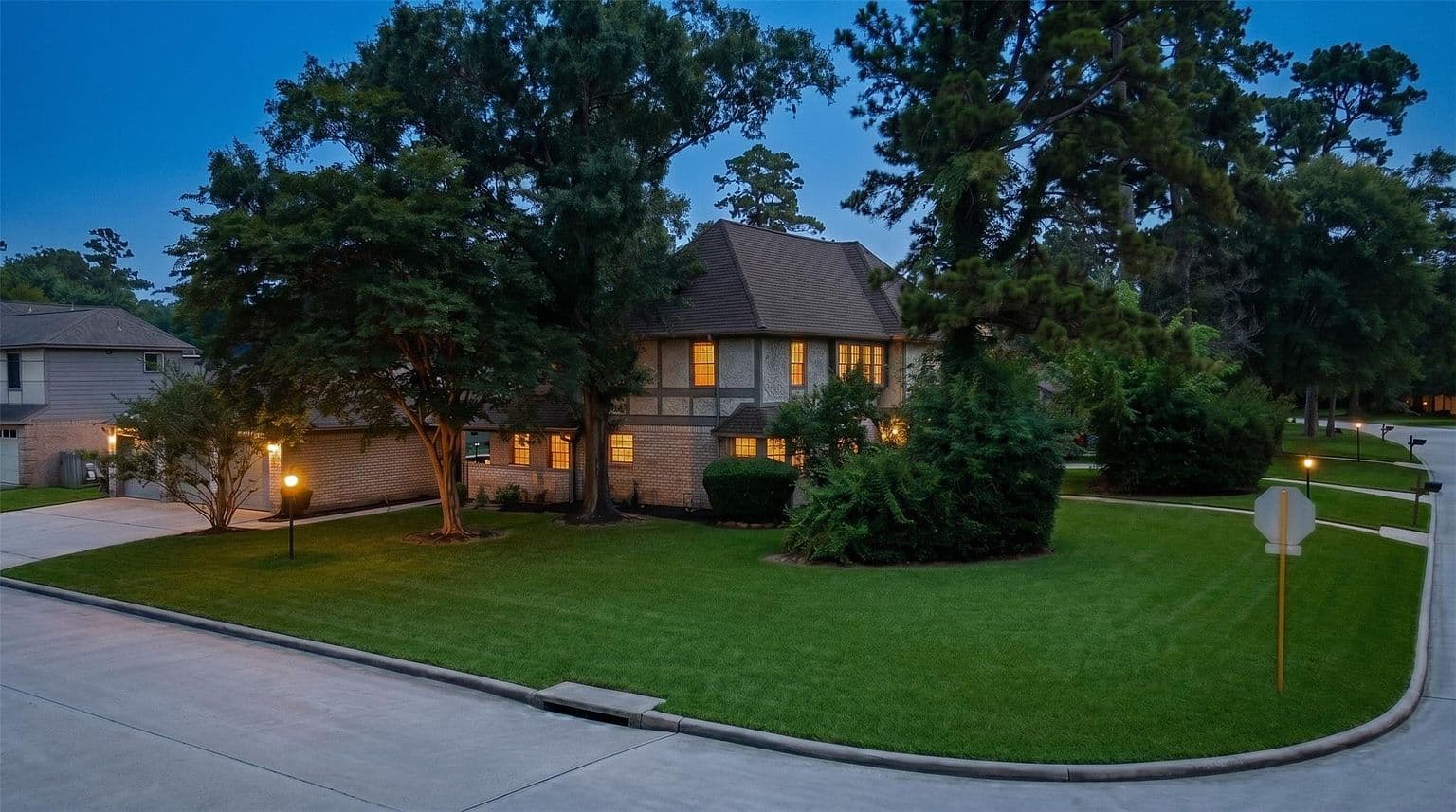 16214 Sir William Dr - Image 2
