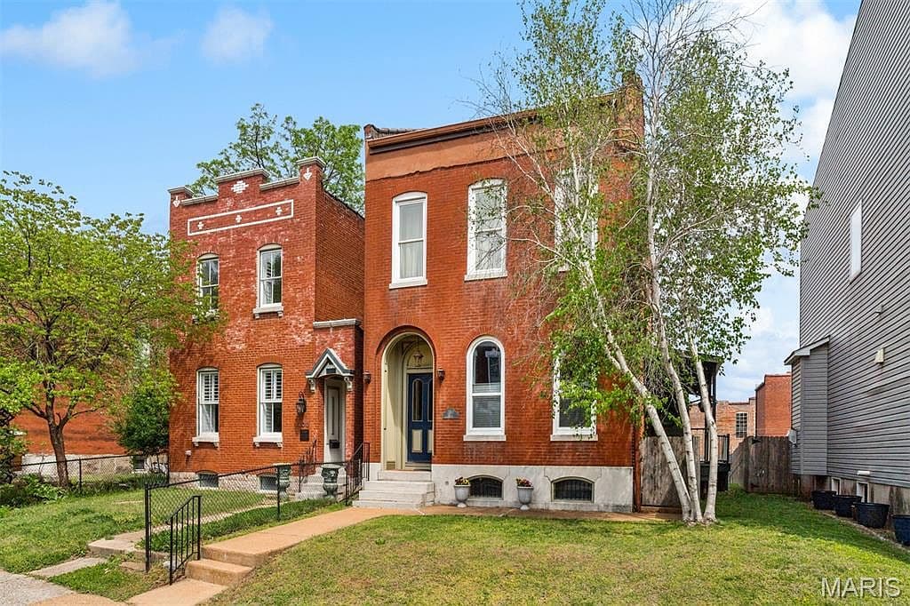 2011 Victor St - Image 2