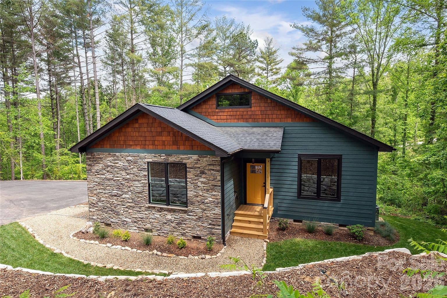 22 Deep Woods Rd