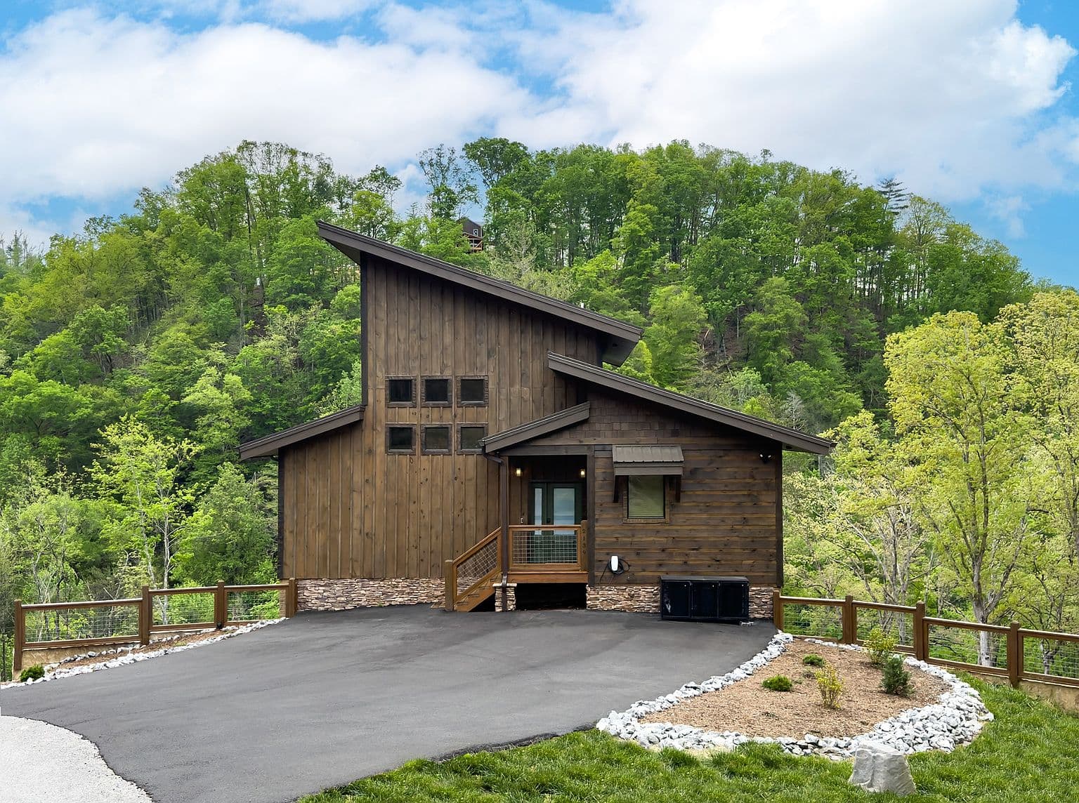 2139 Coopers Hawk Way - Image 2