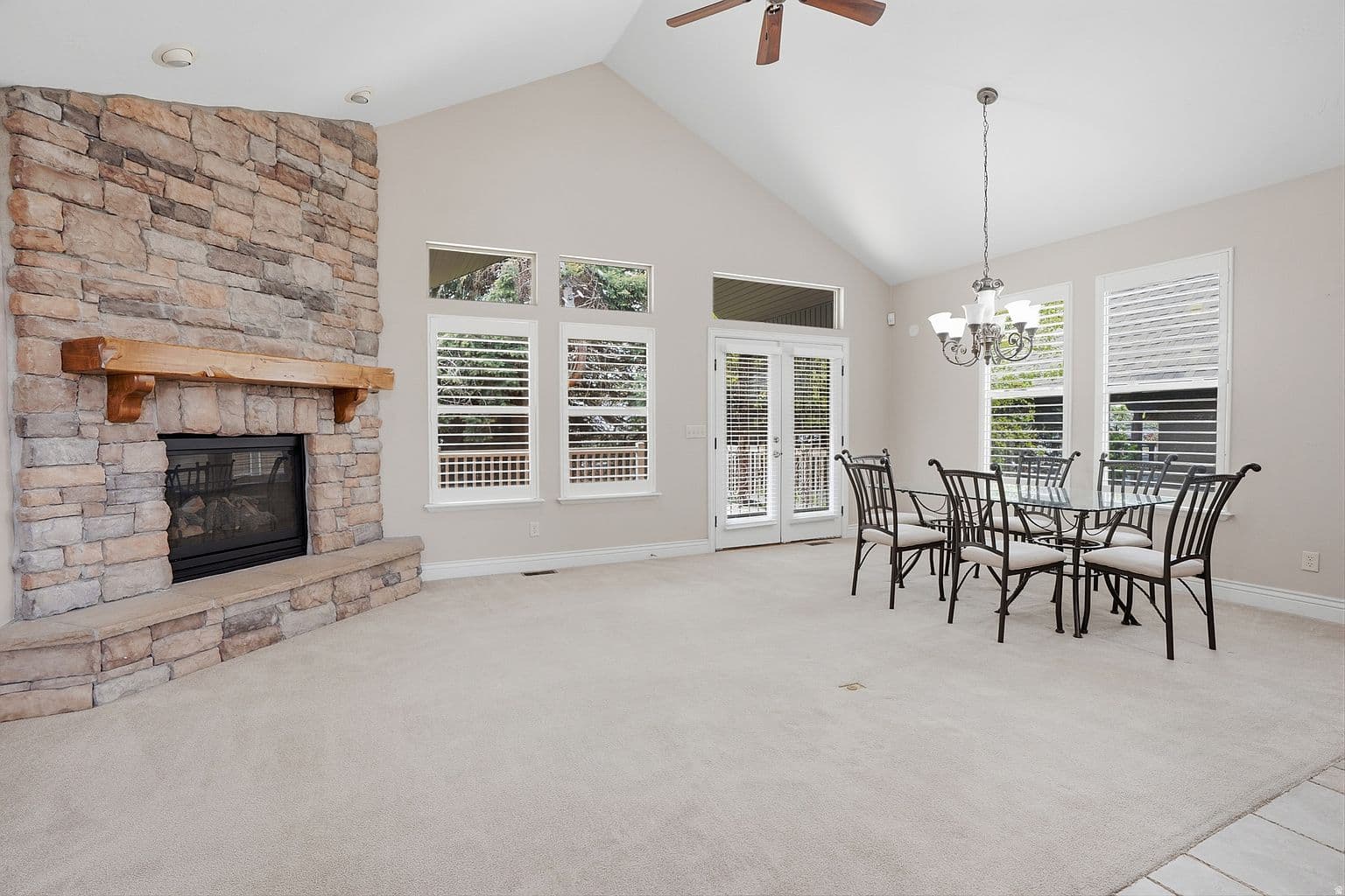 1832 E Peyton Ct — photo 5