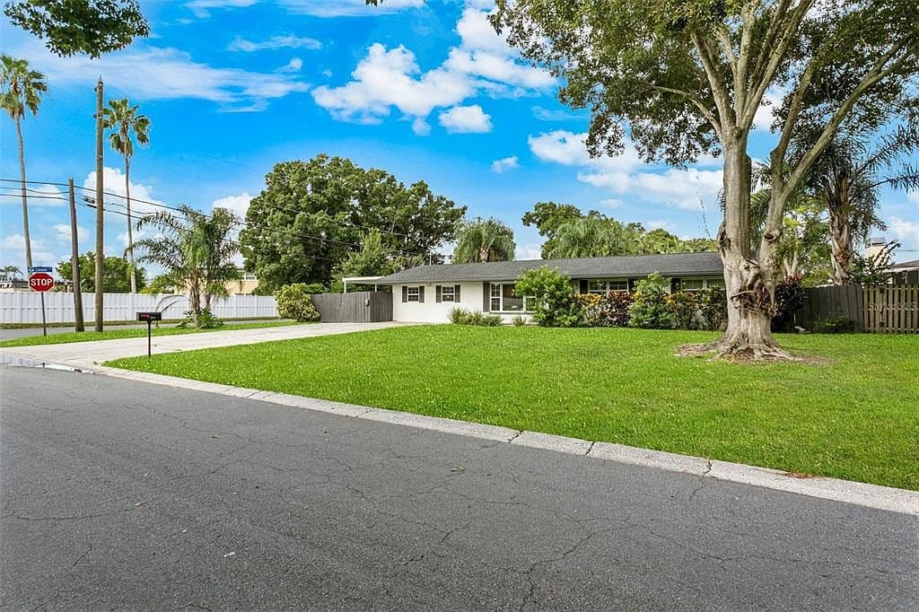 412 Deville Drive E - Image 3
