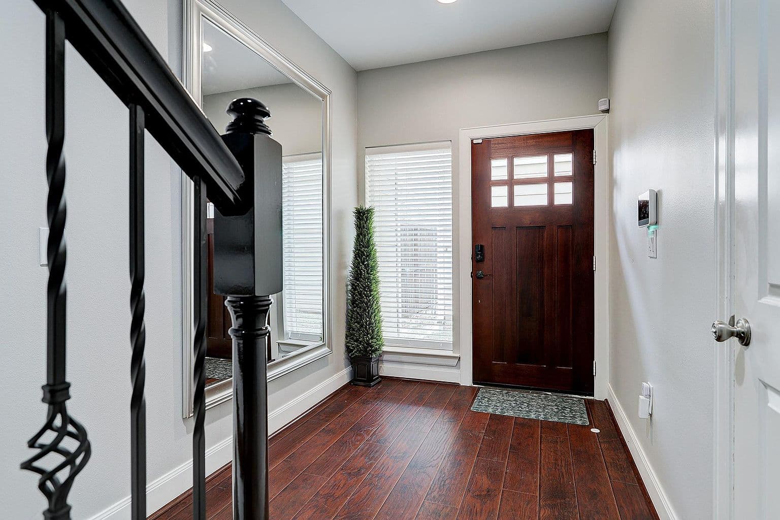 1206 Cushing St Houston TX 77019 - Image 3