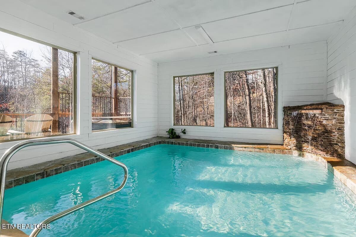 2110 Elk Pass Ln - Image 2