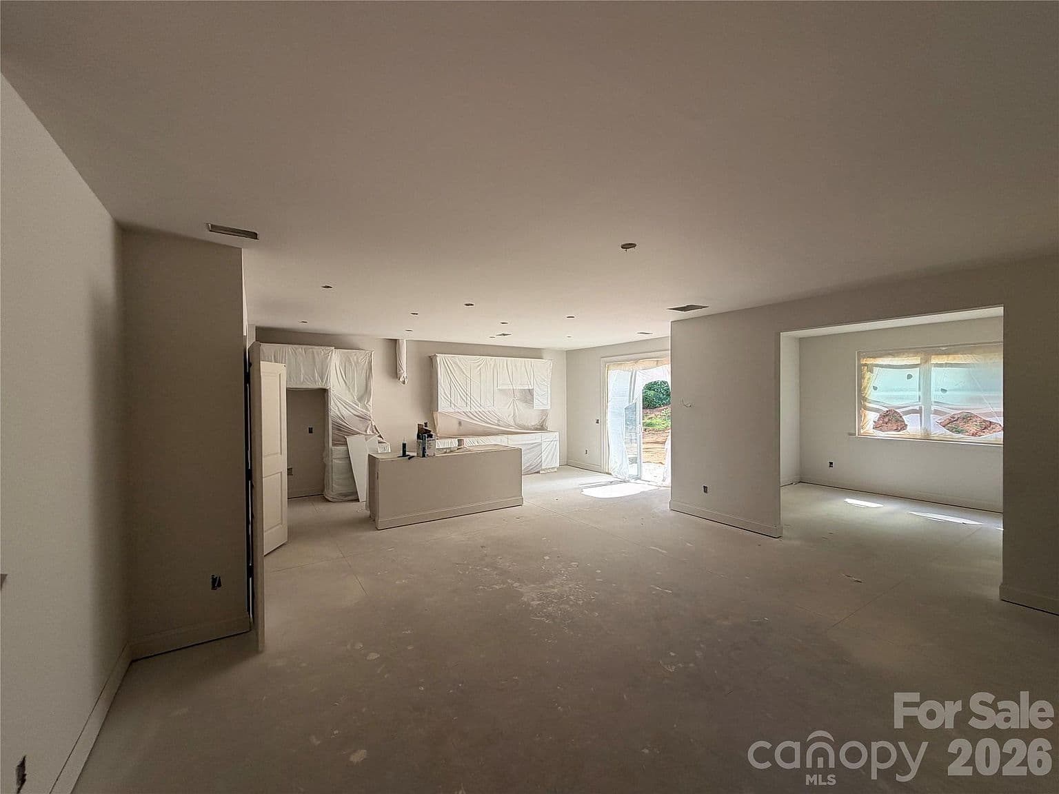 548 Carolyn Ln — photo 6