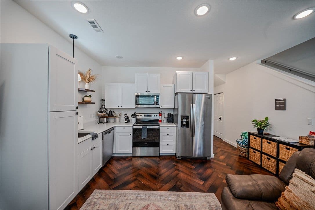 3022 W Old Farmington Rd — photo 5