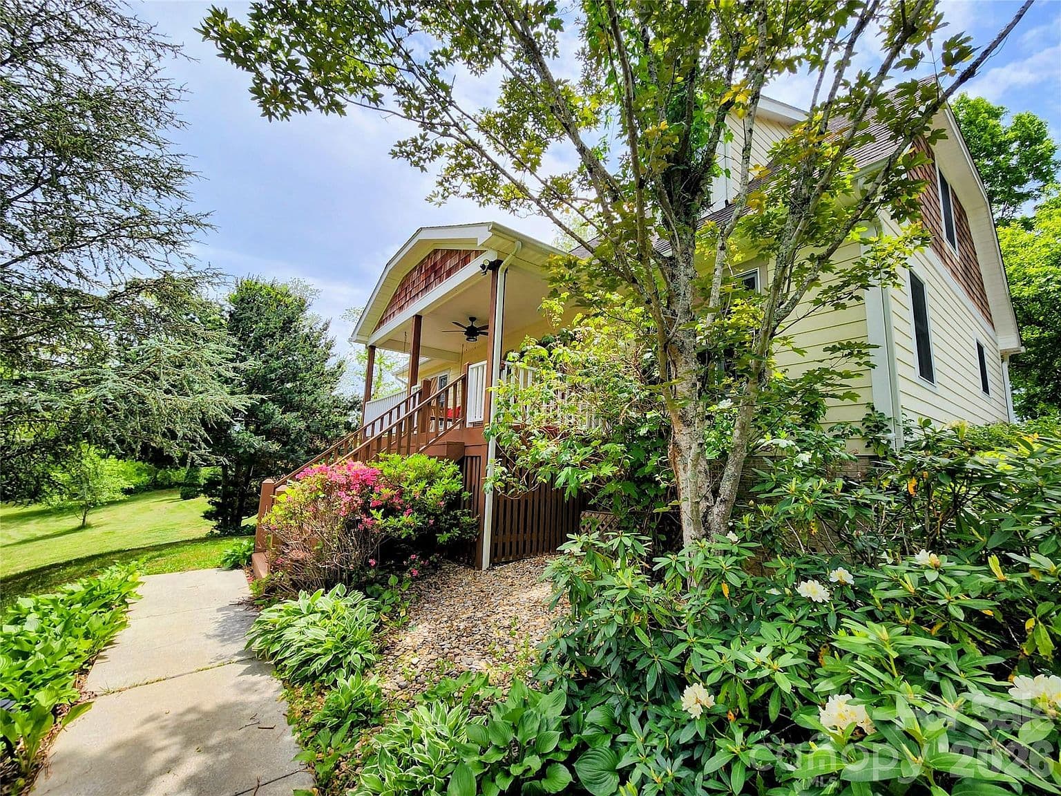 17 Squires Ln - Image 2