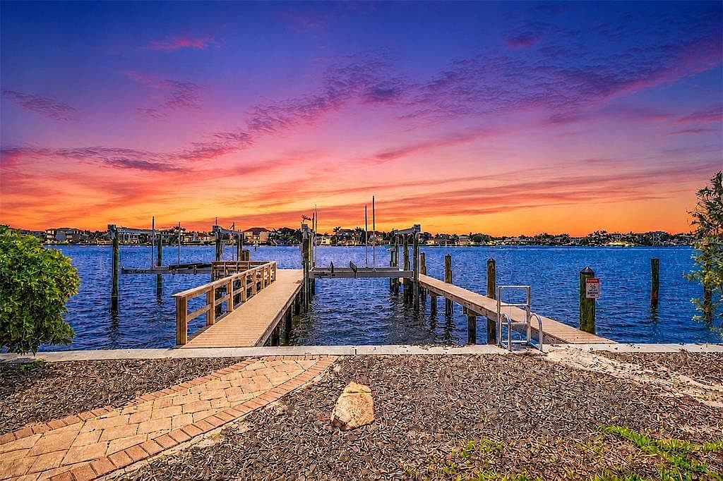 495 Harbor Dr S - Image 3