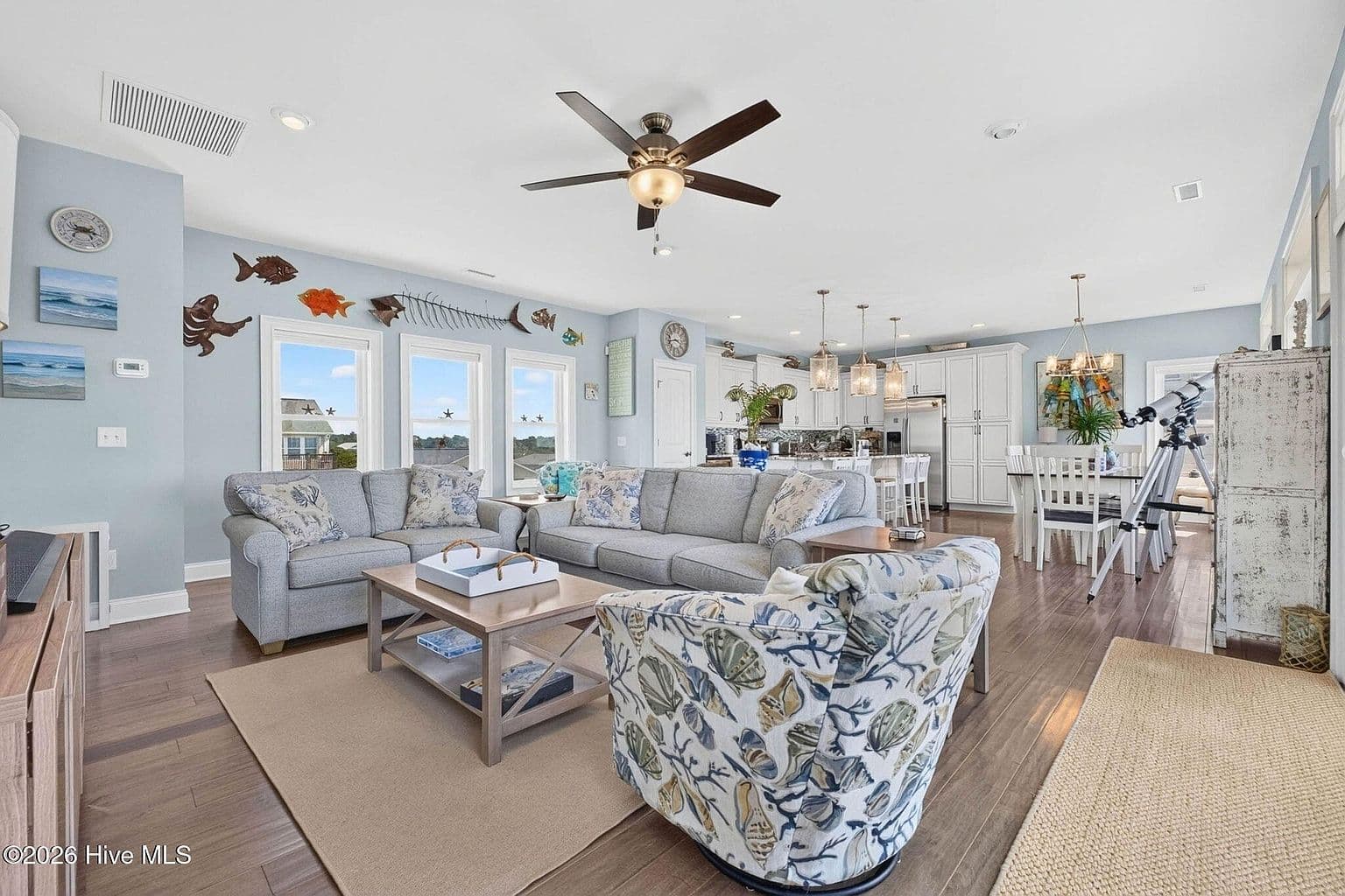 917 E Beach Drive — photo 5