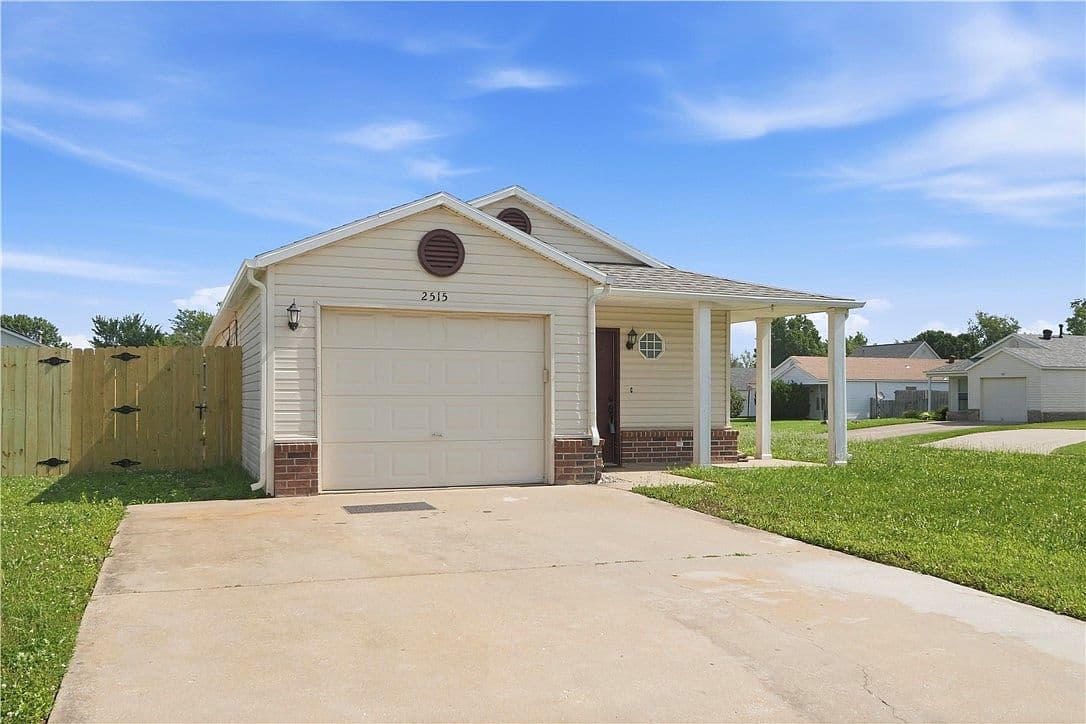 2515 Se 4th St - Image 3