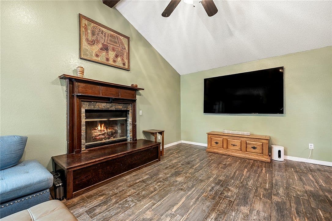 2906 Northaven Dr — photo 6
