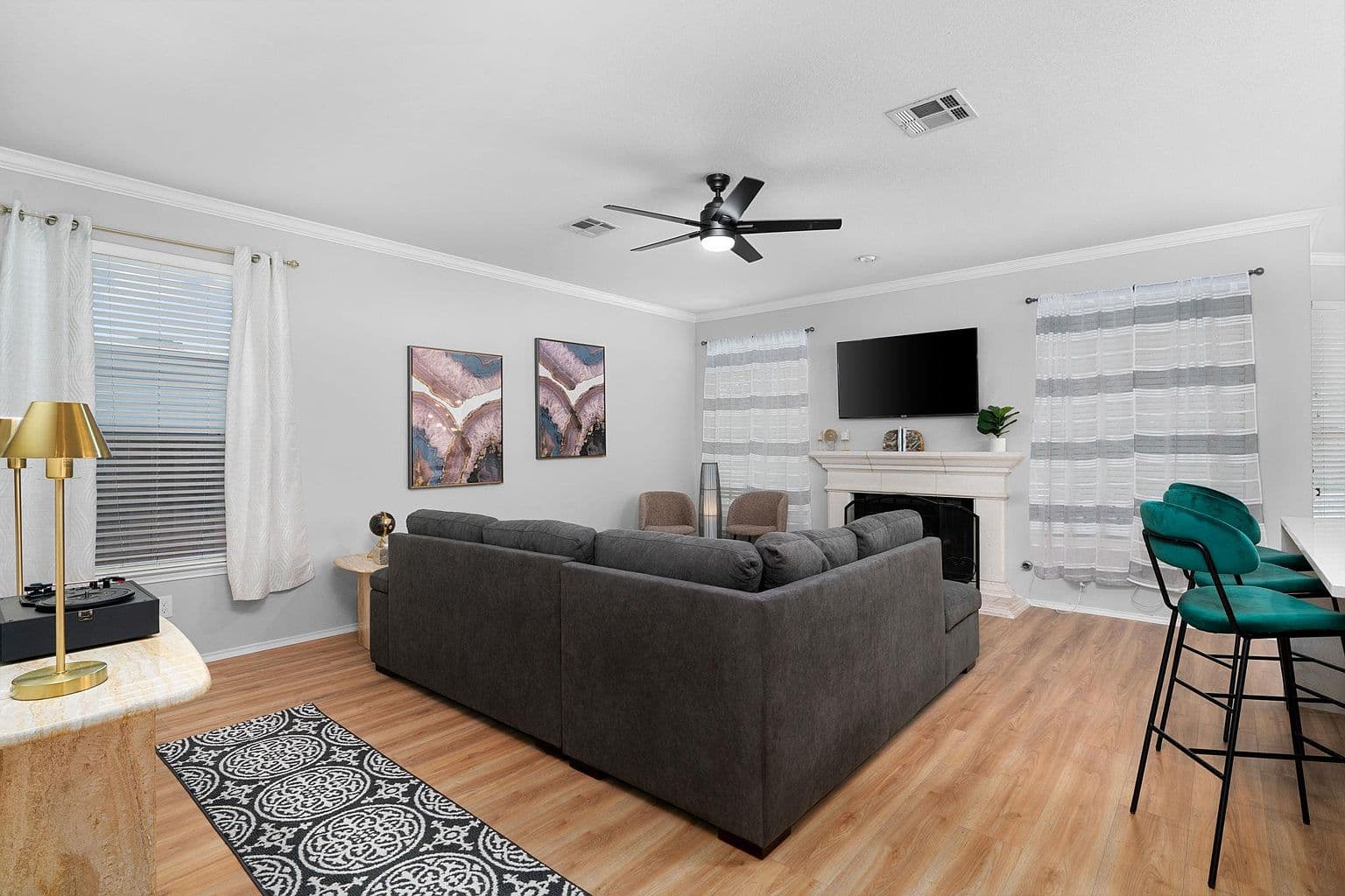 807 Clarence Bohls Ln - Image 3