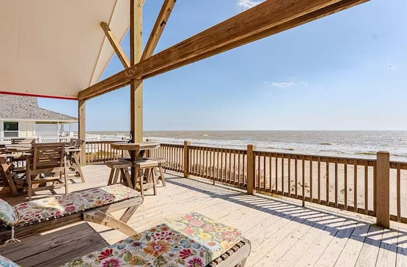 980 Bay St Gilchrist TX 77617 - Image 3