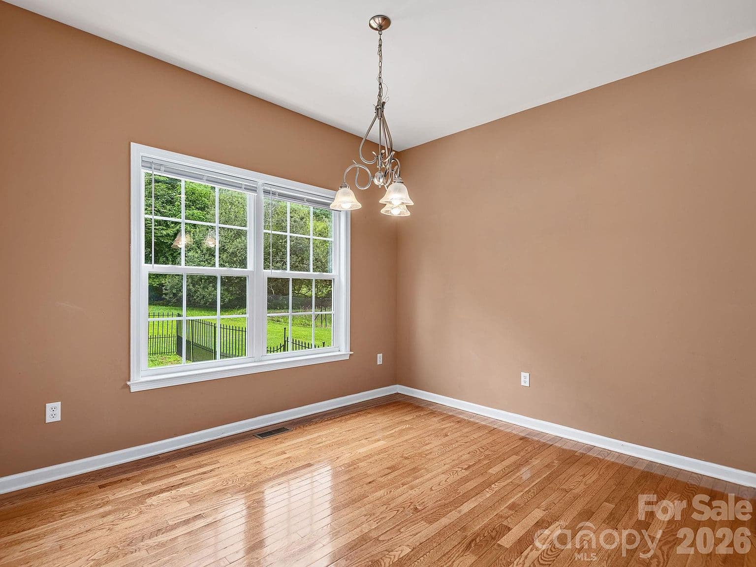 509 Shamrock Dr — photo 6