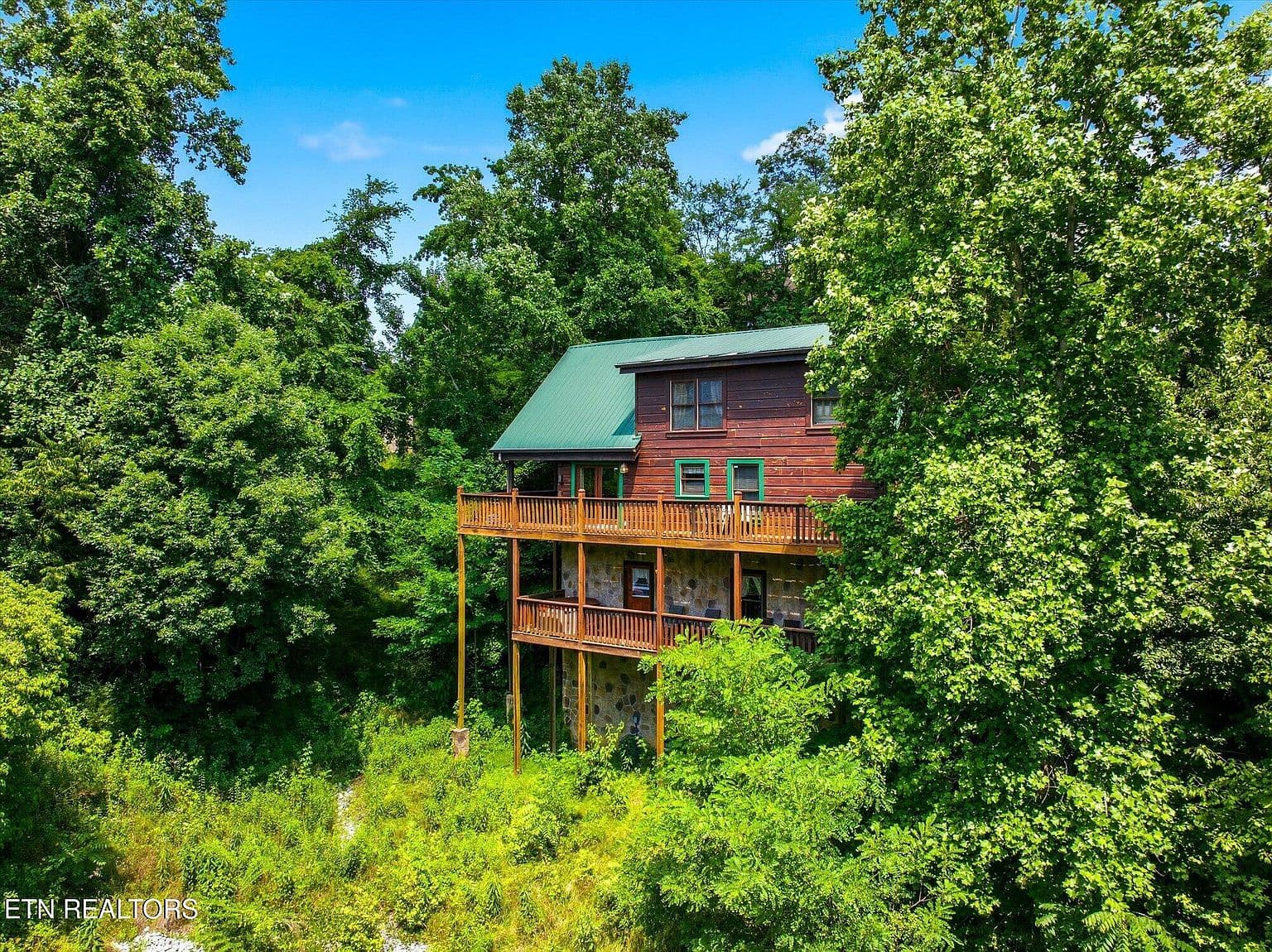 2606 Tree Top Way - Image 2