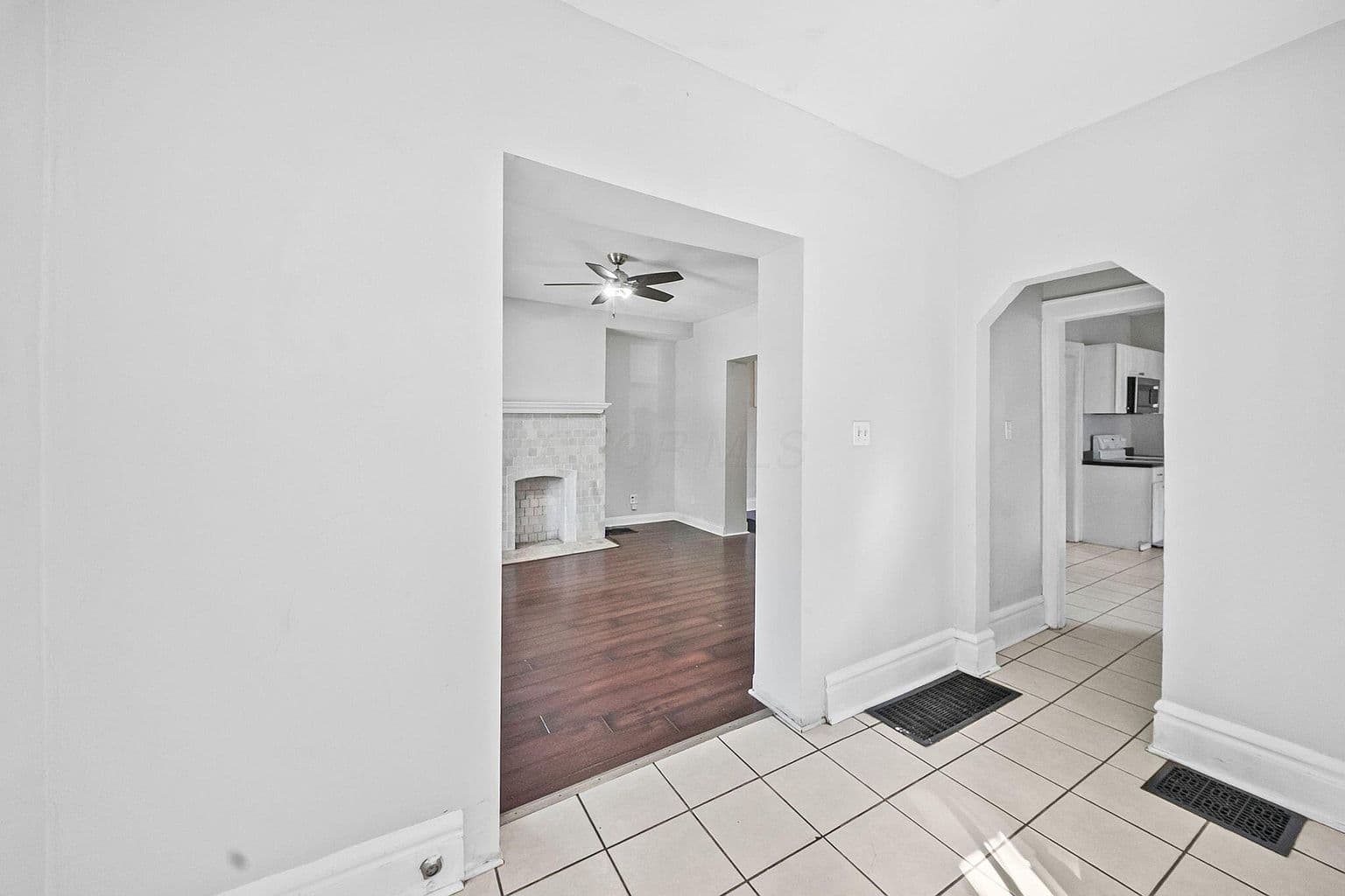 2380 Indiana Ave — photo 6