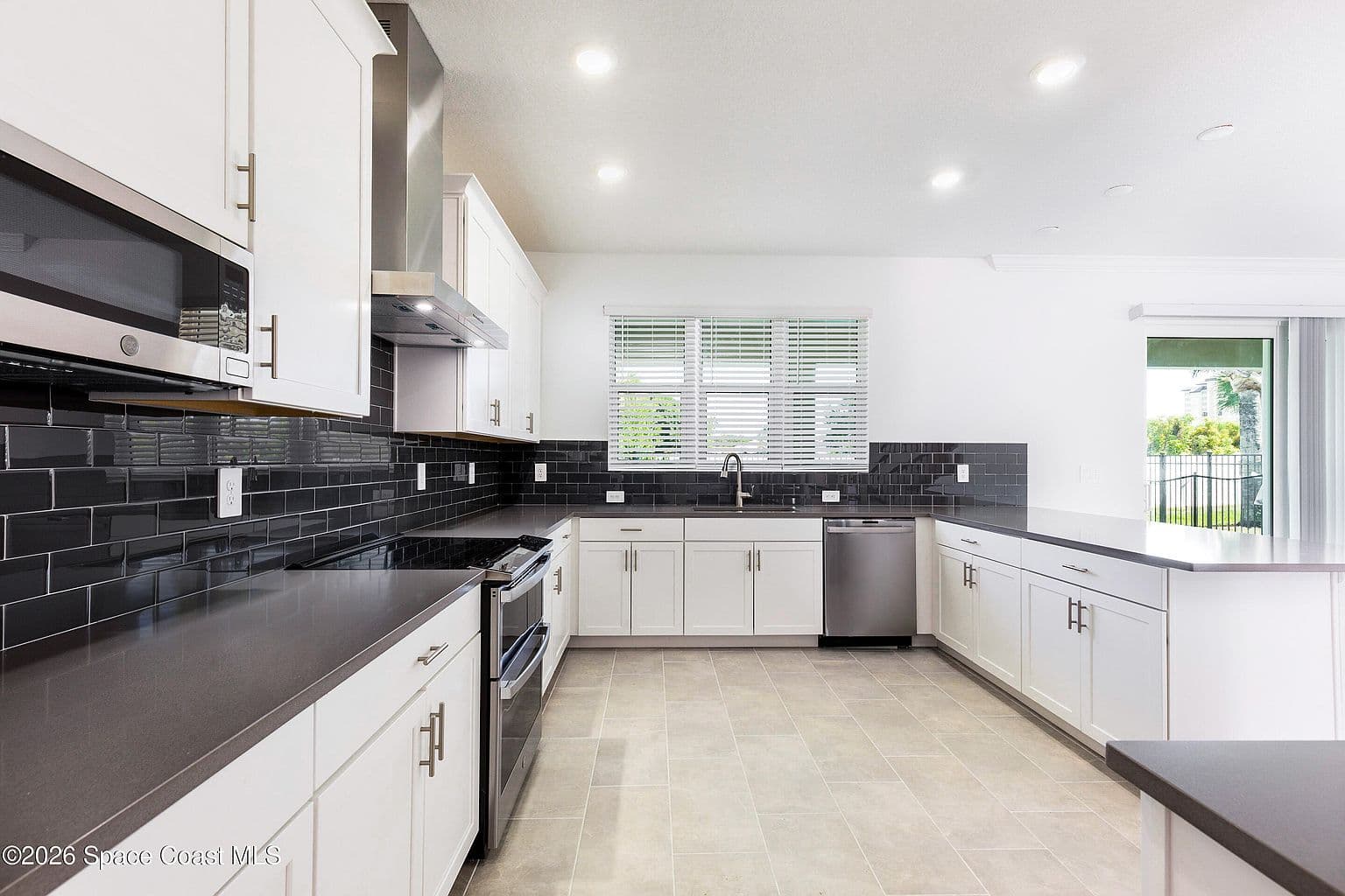 345 Strand Dr — photo 6
