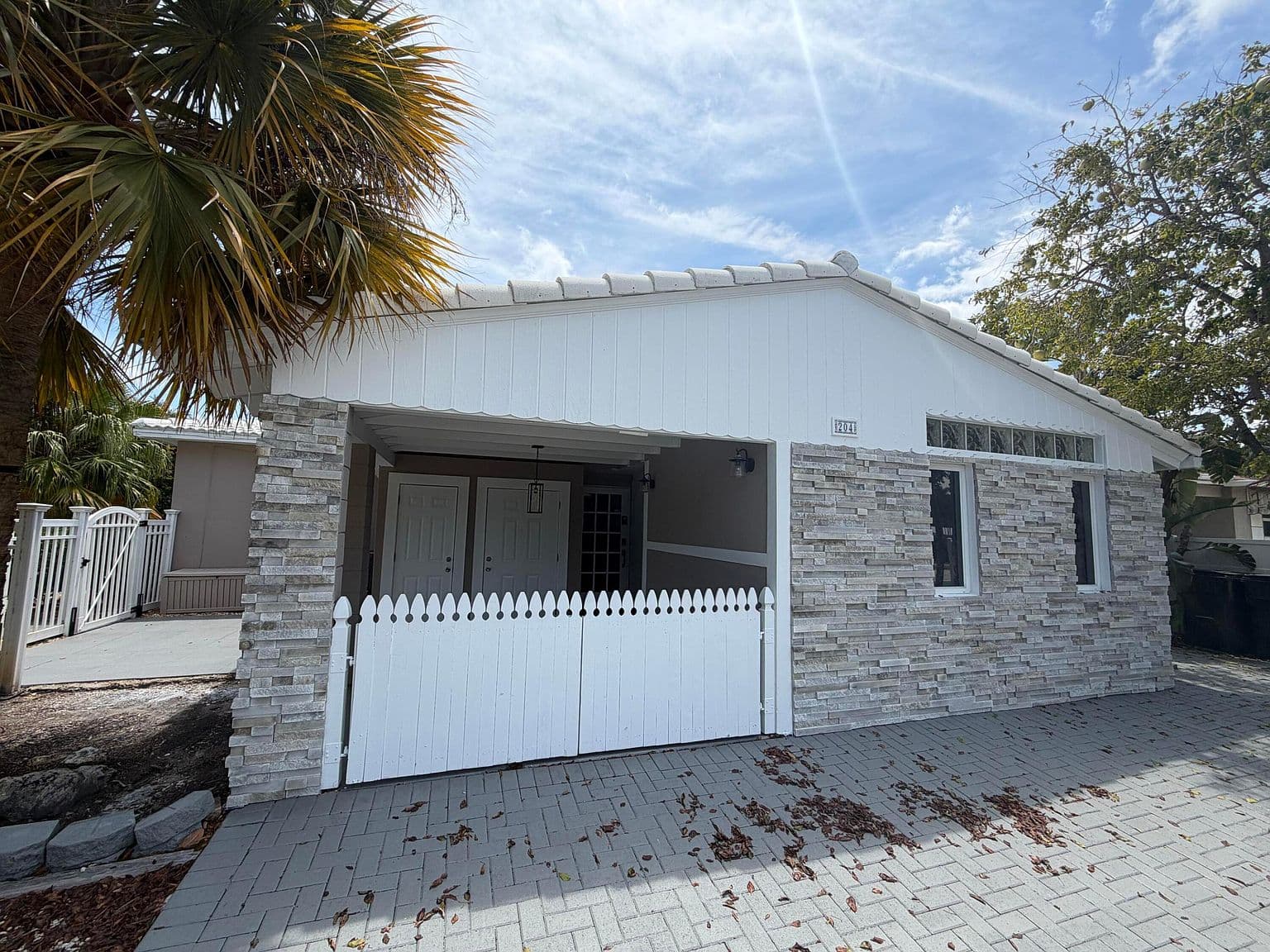 204 S Seacrest Circle - Image 3
