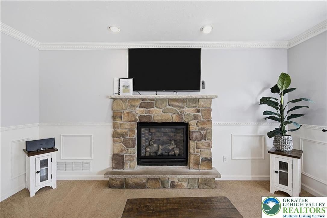 1091 Clover Rd — photo 5