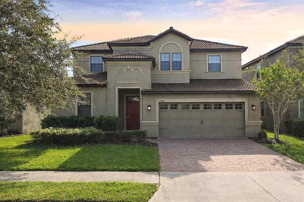 1520 Moon Valley Dr