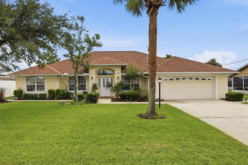 36 Cloverdale Court N - Image 2
