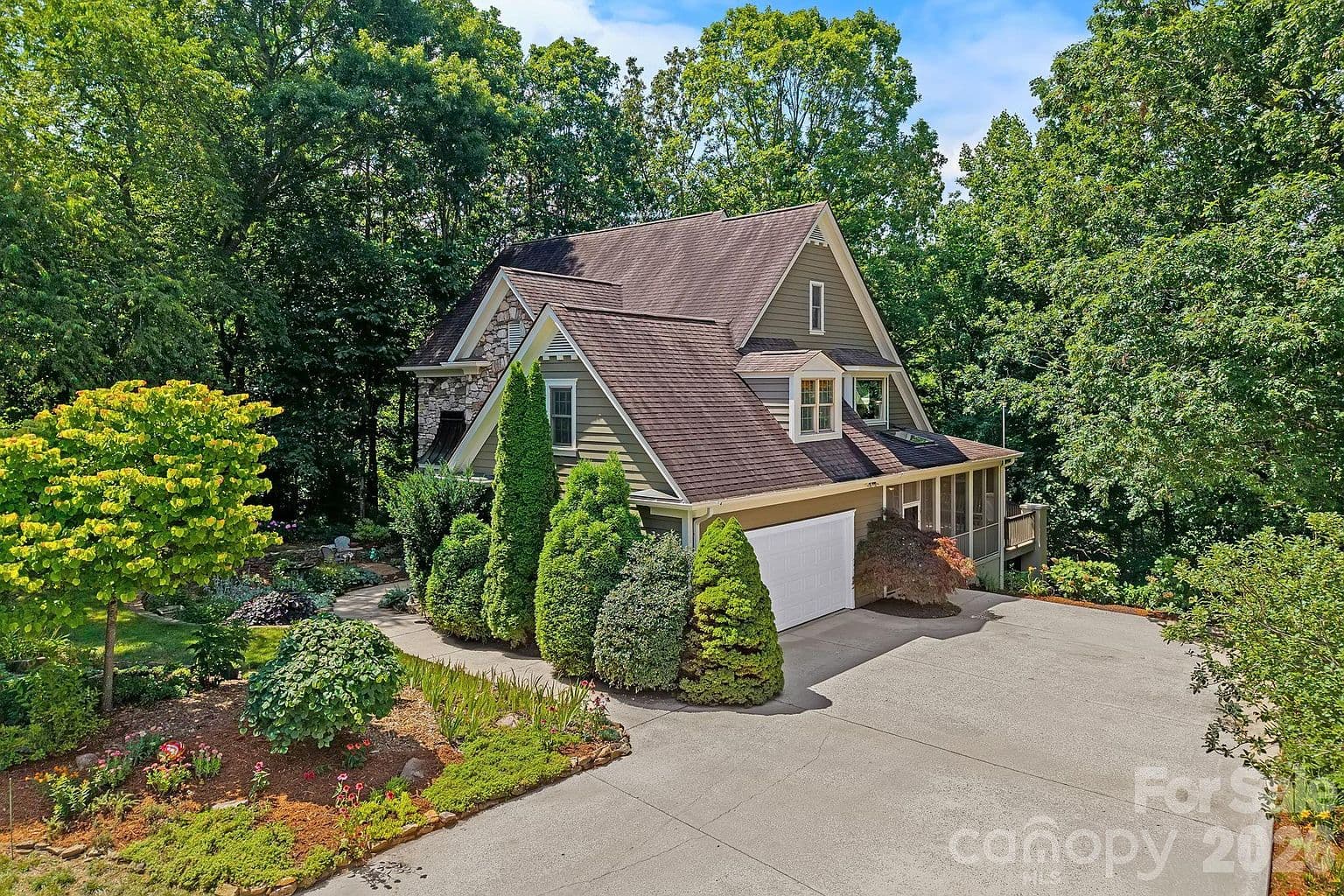 105 Welwyn Ln - Image 2