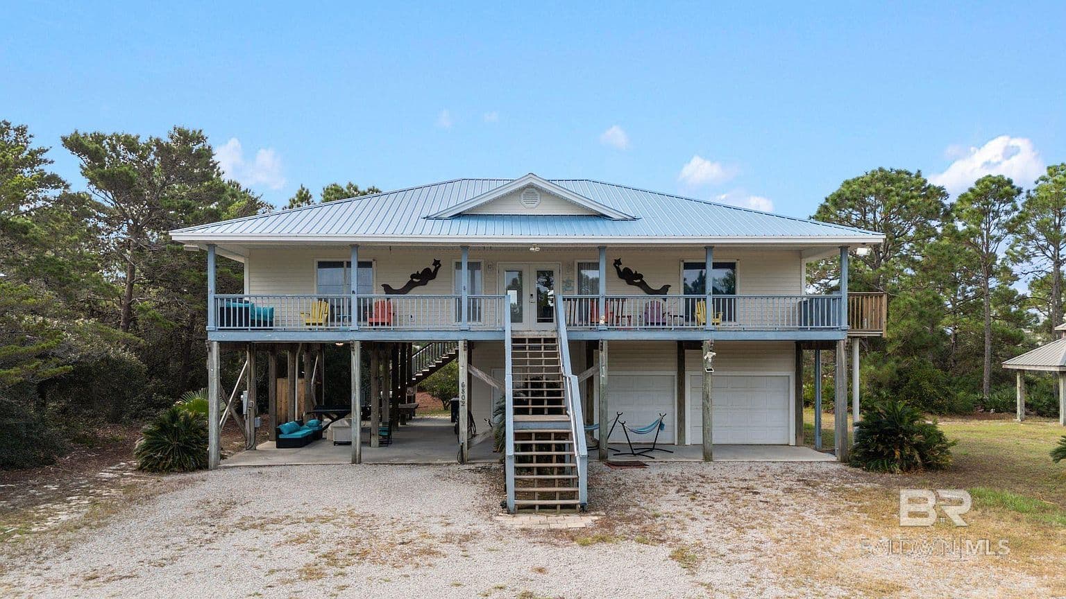 6802 Palmetto Dr