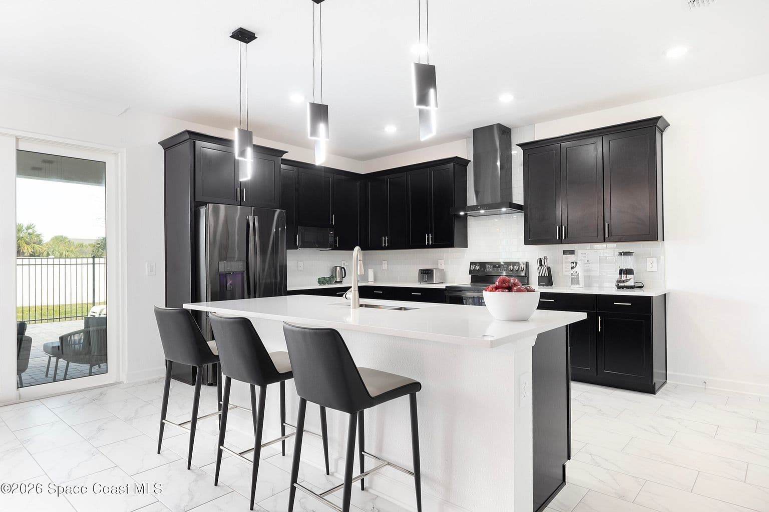 385 Strand Dr — photo 6