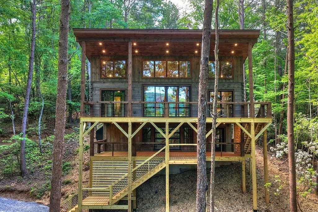 328 Crabapple Dr