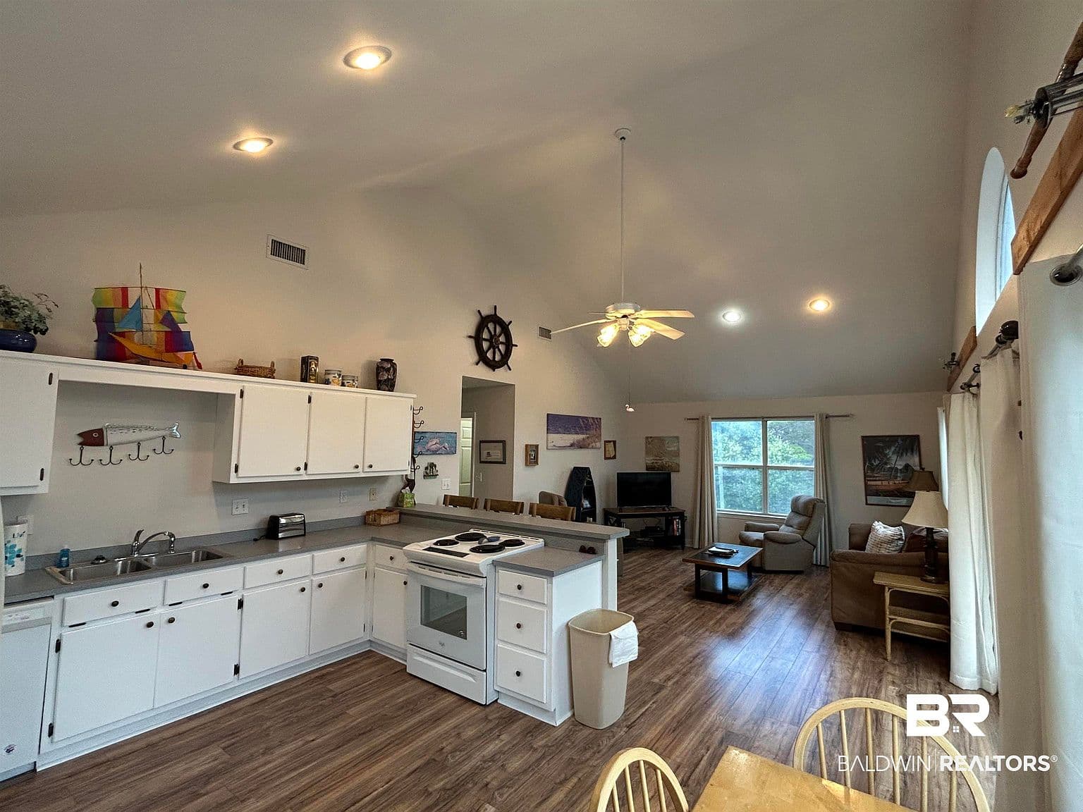 8941 Bonita Ln — photo 5