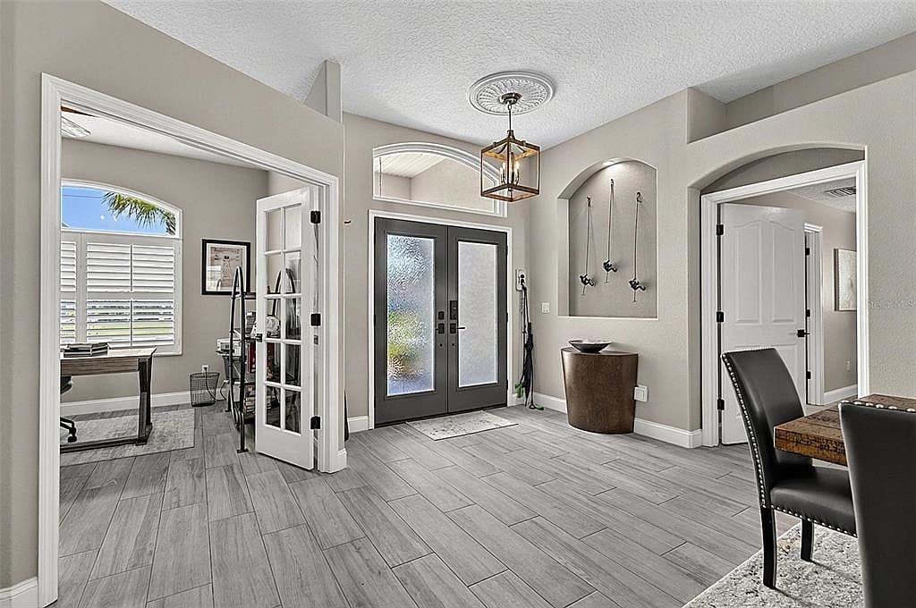 2 Colony Court — photo 6