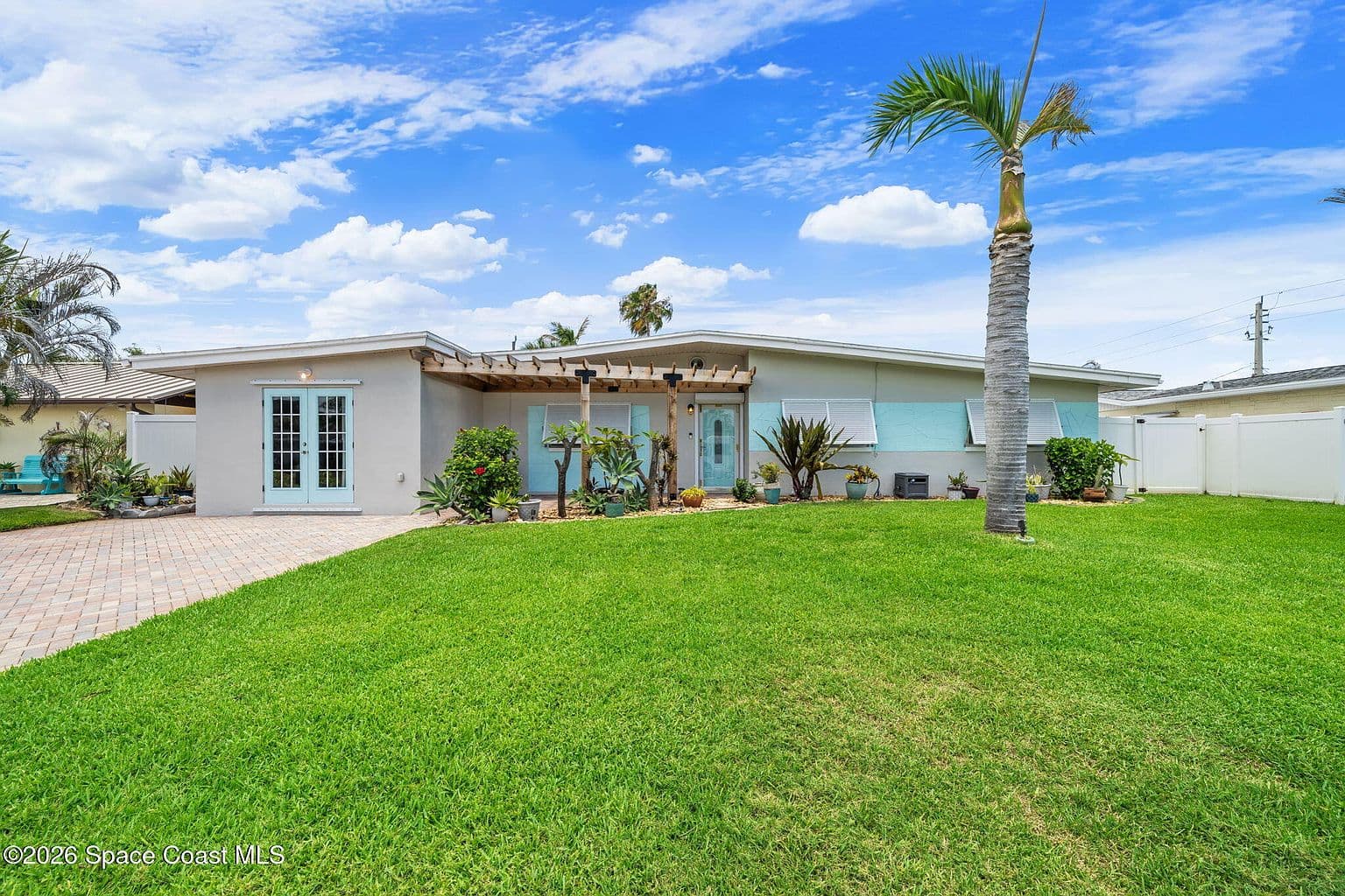 204 Martin St - Image 2