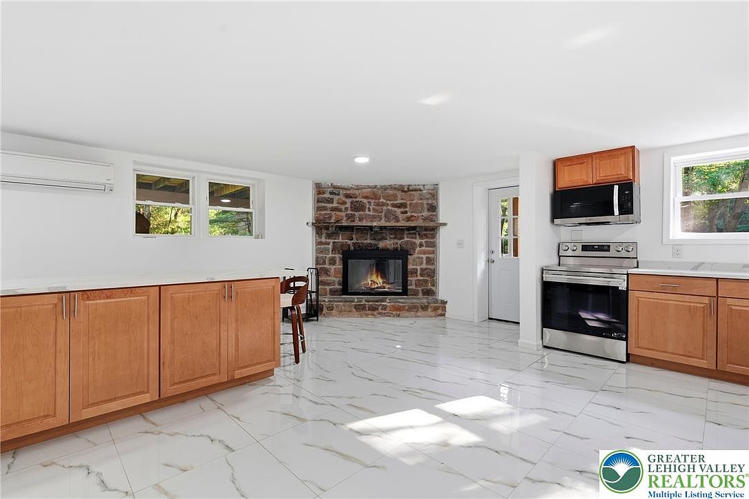 158 Pineknoll Dr — photo 6