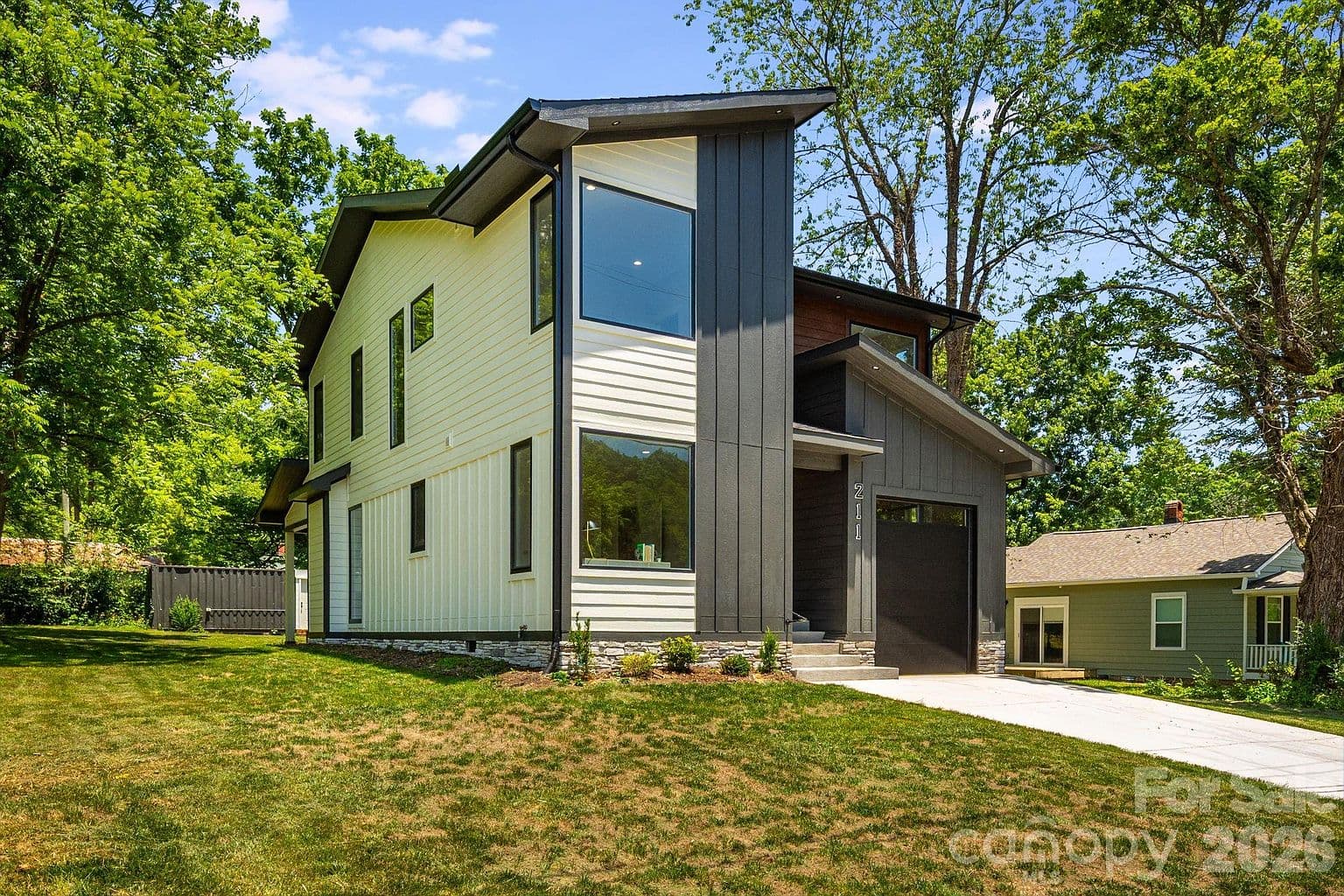 211 Ruby Ave - Image 2