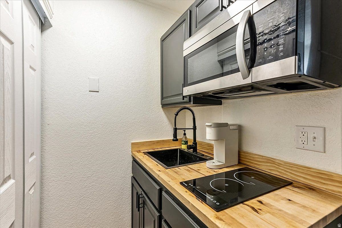 1940 Prospector Ave #128 — photo 5