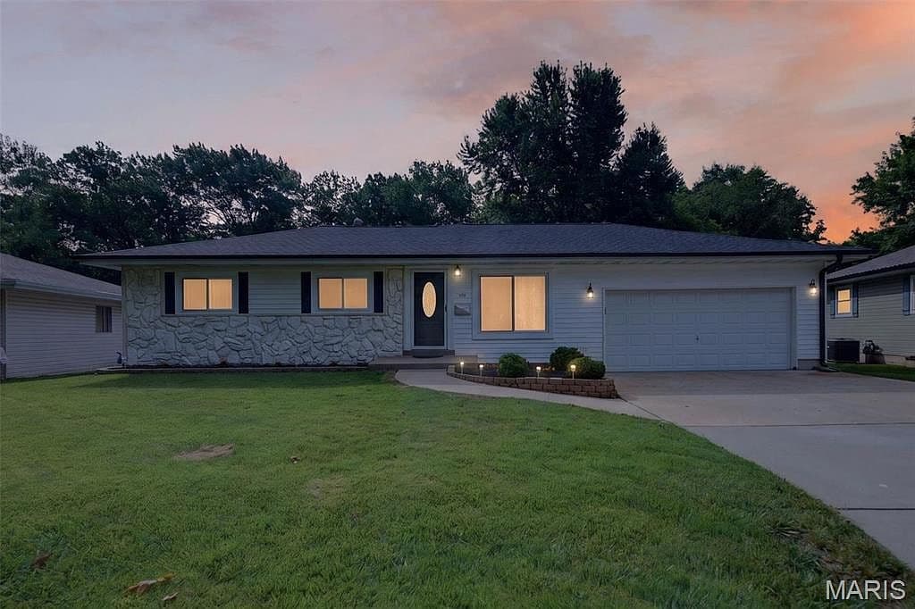38 Country Life Dr