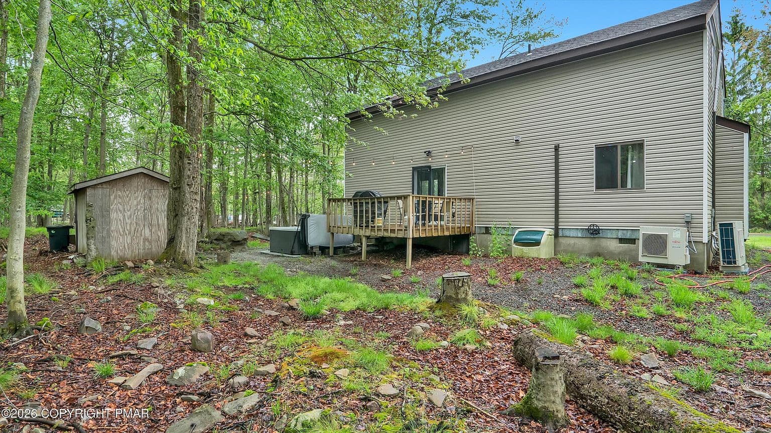 1460 Waterfront Dr - Image 3