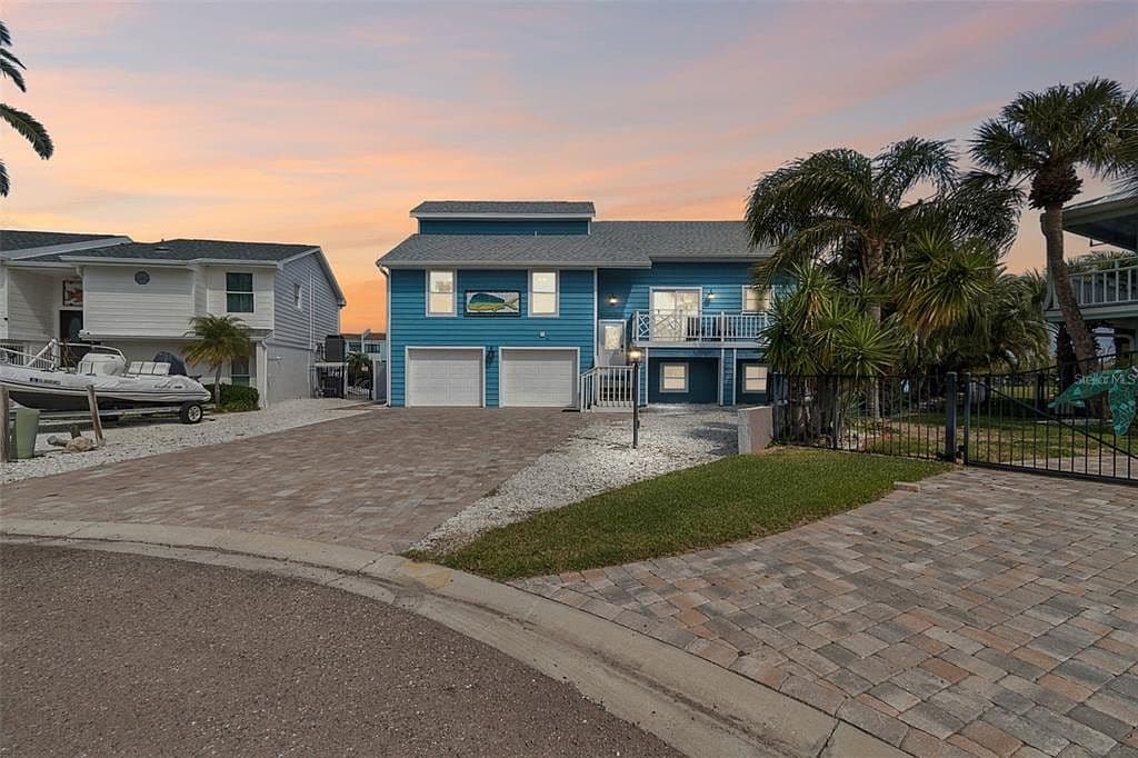 330 6th Ave