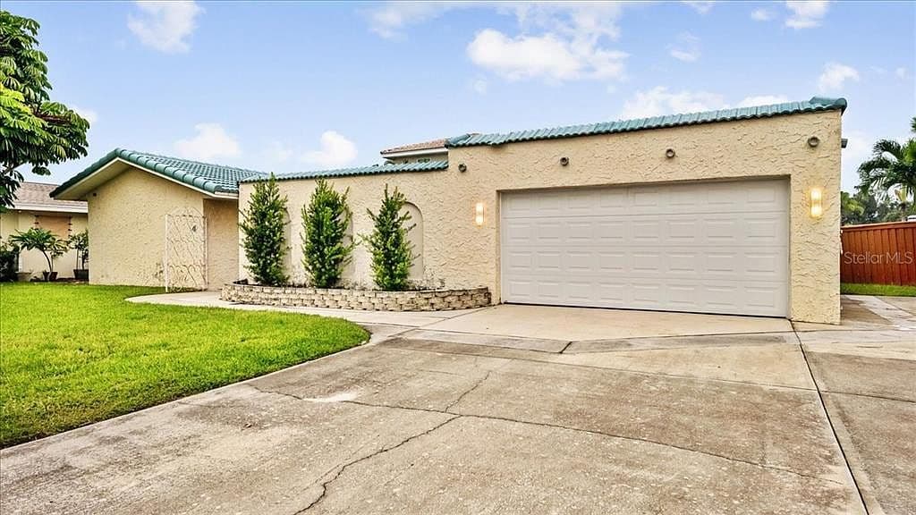 4 Sloop Dr - Image 2