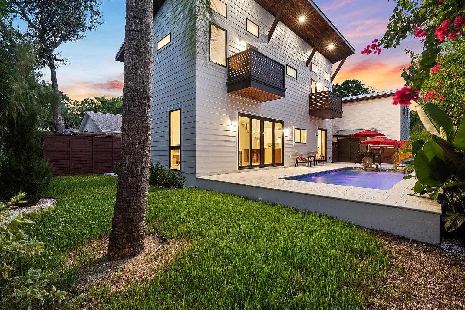 327 Minorca Ave - Image 2