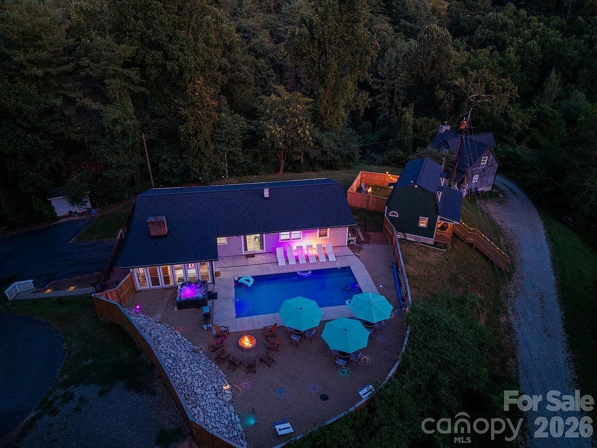 12-20 Collins Mountain Dr